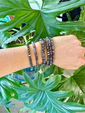 Faceted Iolite & Hematite bracelet (one)
